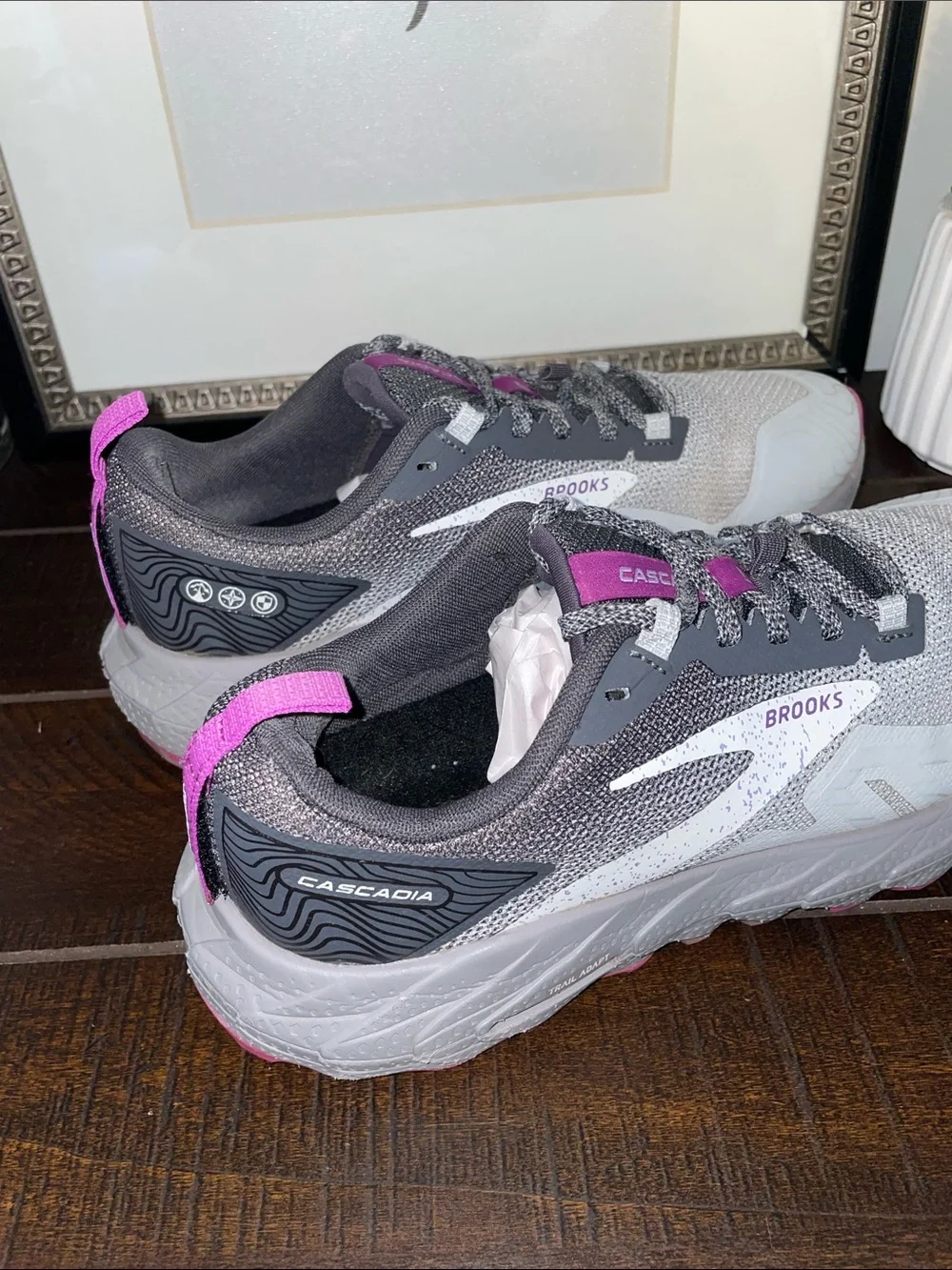 Brooks Cascadia 17 Trail Running Shoes Size 8 Oyster/Blackened Pearl/ Purple